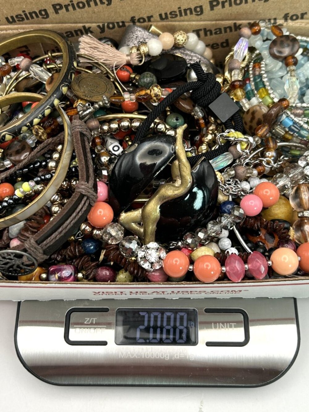 2 lbs Jewelry Lot Vintage to Now Costume Wear Resell Craft Harvest - Picture 2 of 10